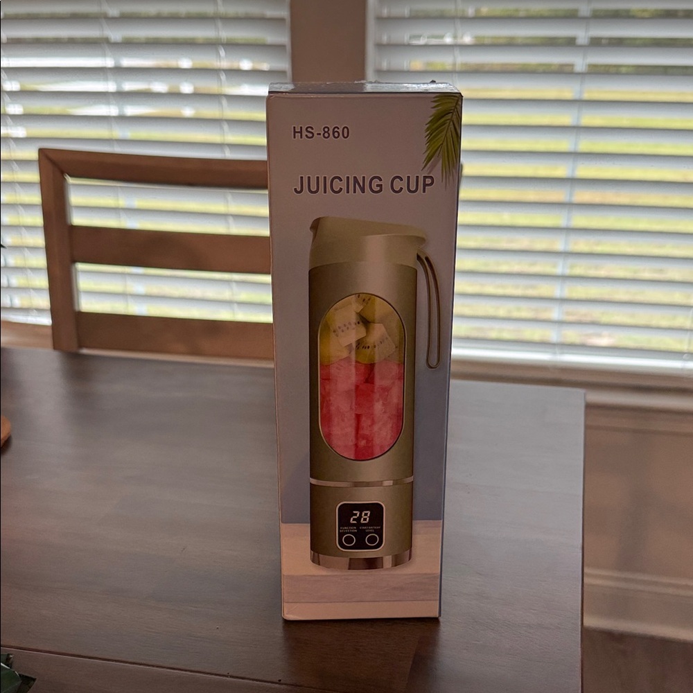 Purple Juicing Cup with Digital Display